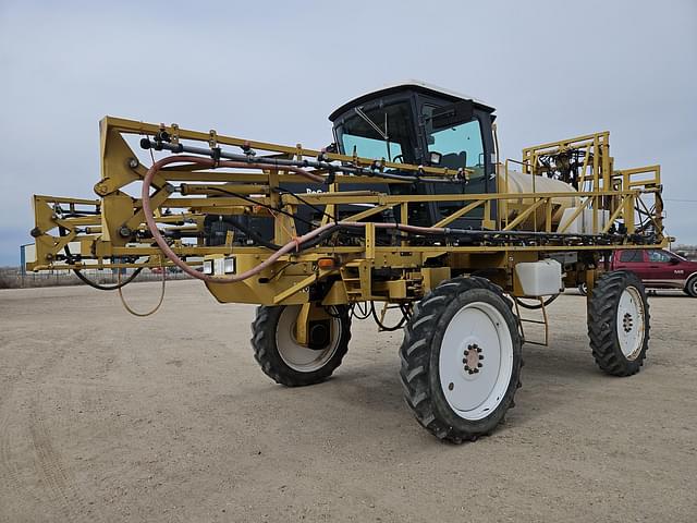 Image of Ag-Chem RoGator 554 equipment image 2