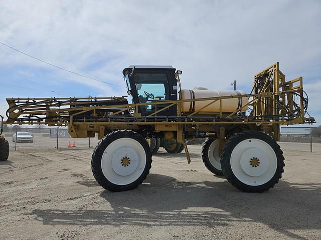 Image of Ag-Chem RoGator 554 equipment image 3