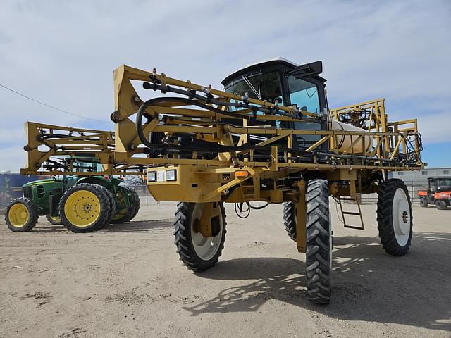 Image of Ag-Chem RoGator 554 equipment image 2