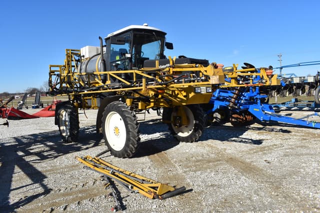 Image of Ag-Chem RoGator 554 equipment image 1