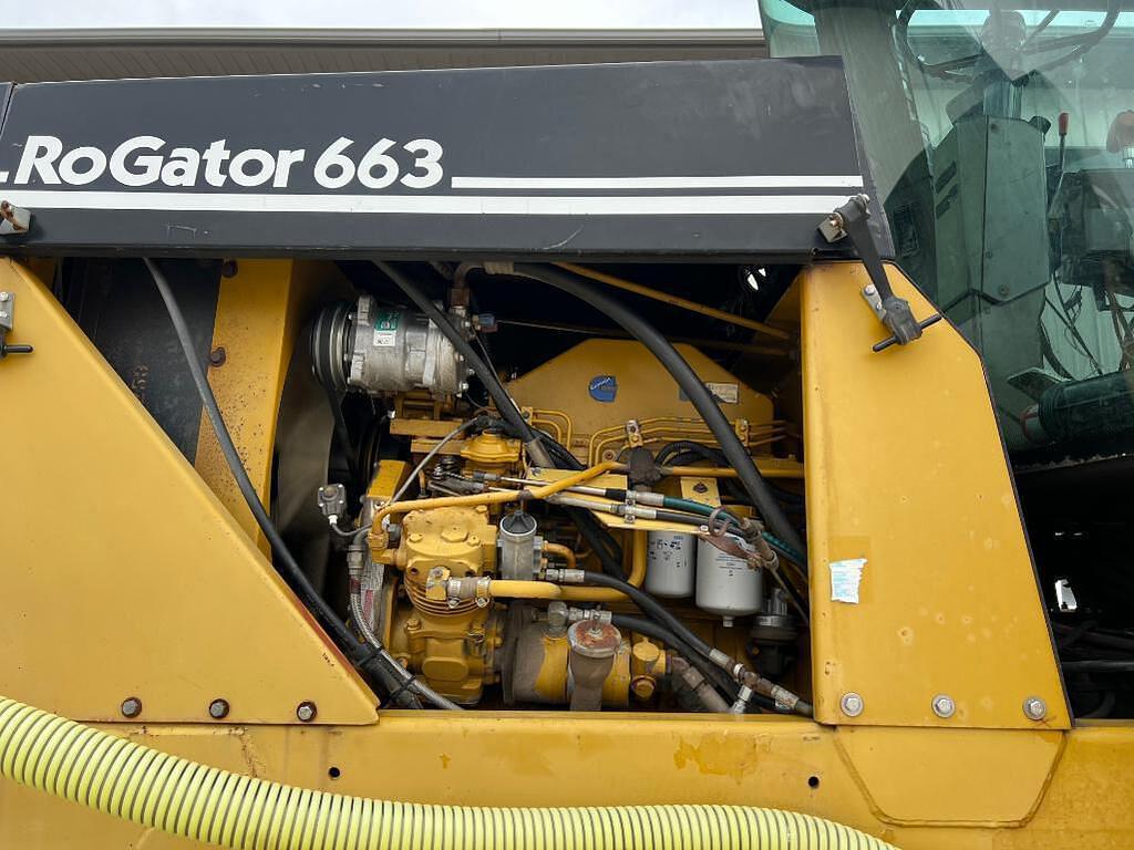Main image Ag-Chem RoGator 663 16