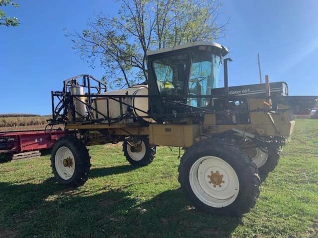 Image of Ag-Chem RoGator 664 equipment image 3