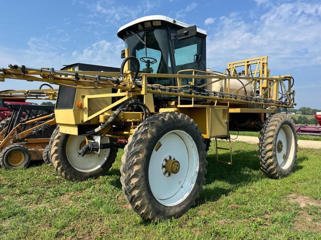 Image of Ag-Chem RoGator 664 equipment image 4