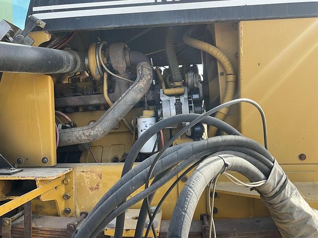 Image of Ag-Chem RoGator 664 equipment image 4