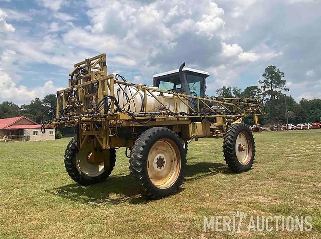 Image of Ag-Chem RoGator 844 equipment image 4