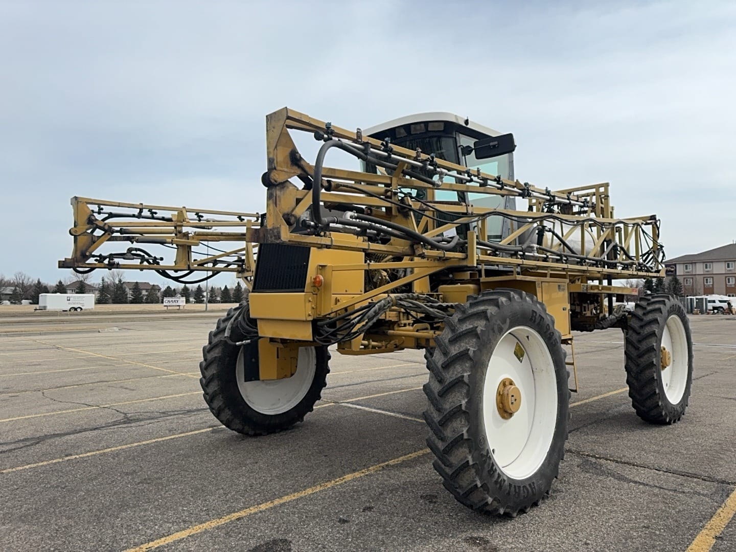 Ag-Chem RoGator 854 Equipment Image0