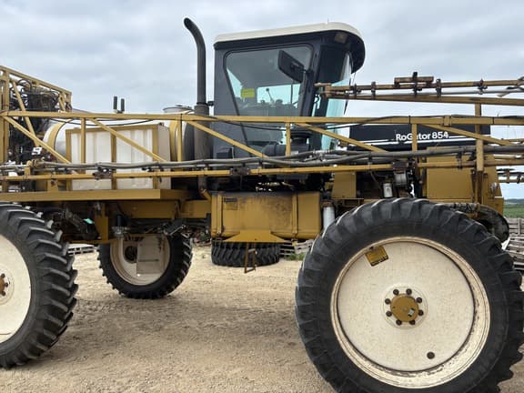 Image of Ag-Chem RoGator 854 equipment image 3