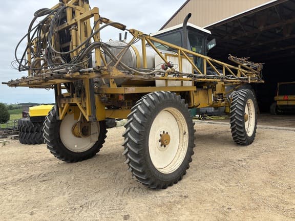 Image of Ag-Chem RoGator 854 equipment image 4