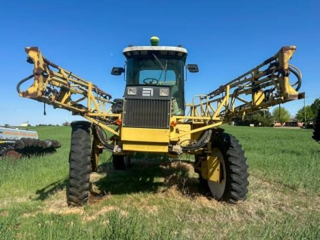 Image of Ag-Chem RoGator 854 Primary image