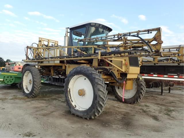 Image of Ag-Chem RoGator 854 equipment image 2
