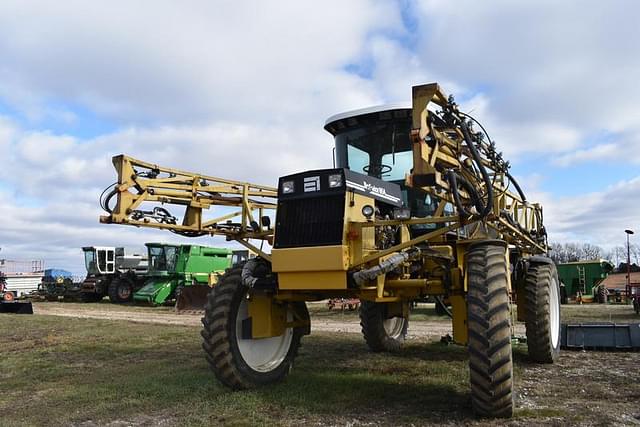 Image of RoGator 854 equipment image 1