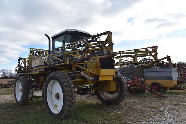 Image of RoGator 854 equipment image 3