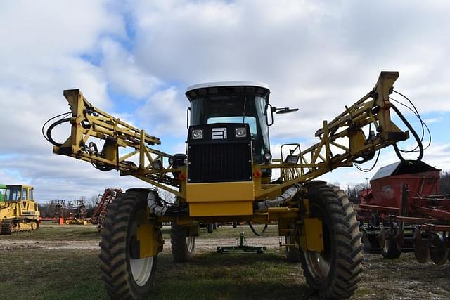 Image of RoGator 854 equipment image 2