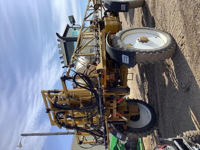 Image of Ag-Chem RoGator 854 equipment image 4