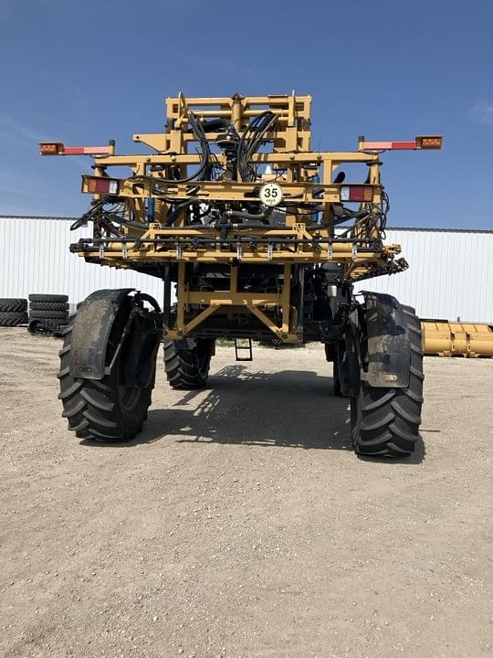 Image of RoGator RG900 equipment image 2