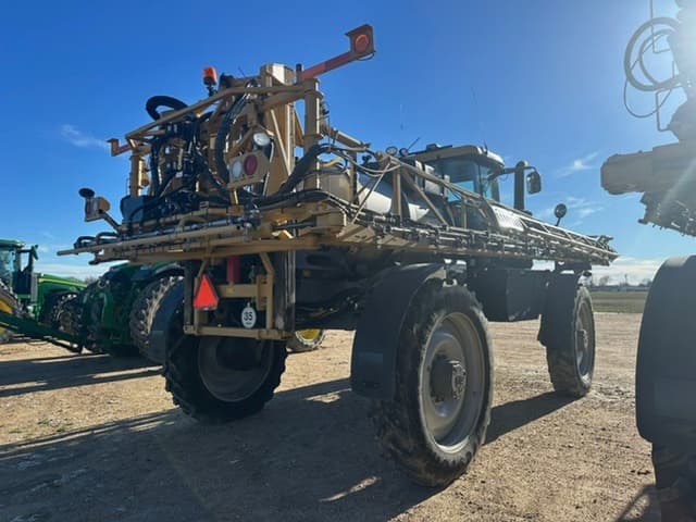 Image of RoGator RG900C equipment image 2