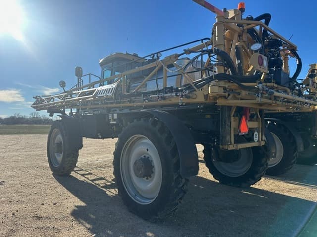 Image of RoGator RG900C equipment image 1