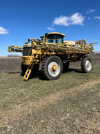 2010 Ag-Chem RoGator 984 Equipment Image0