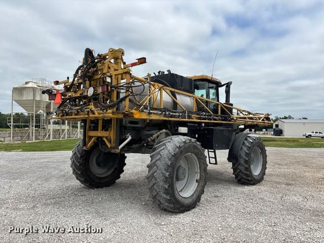 Image of RoGator RG1100B equipment image 4