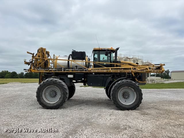Image of RoGator RG1100B equipment image 3