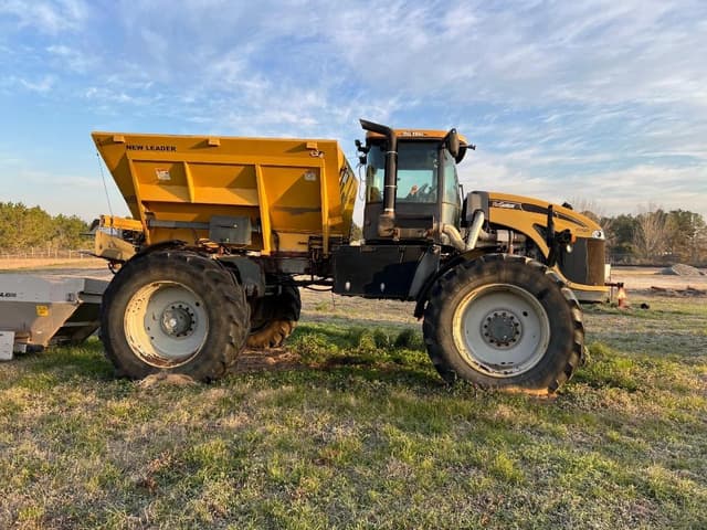 Image of RoGator RG1100 equipment image 4