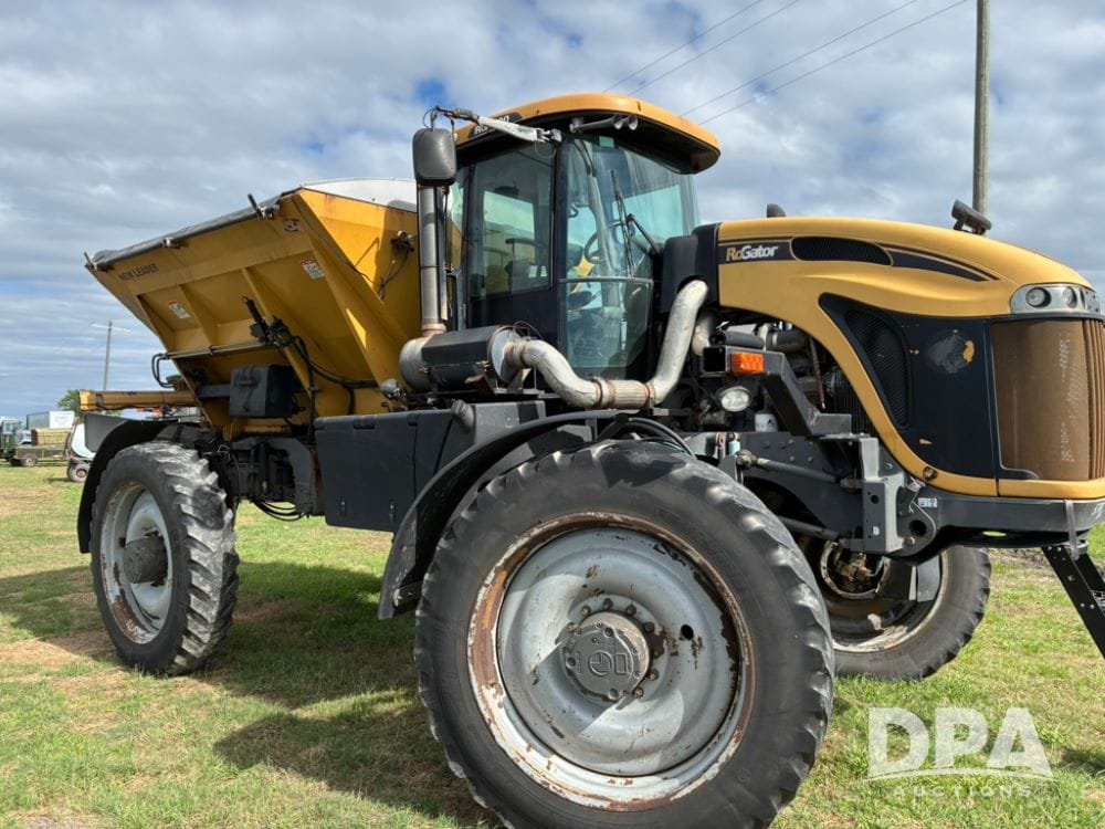 RoGator RG1100 Equipment Image0