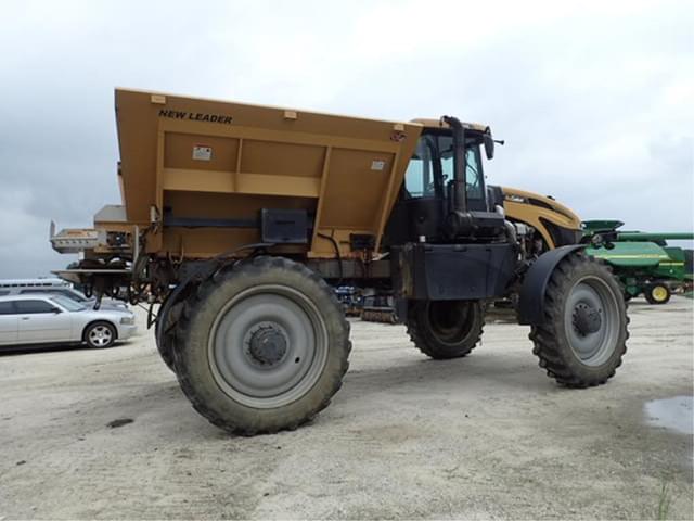Image of RoGator RG1100 equipment image 4