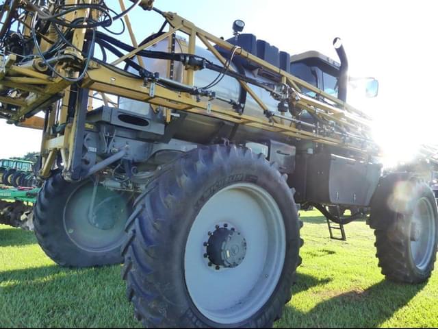 Image of RoGator RG1100B equipment image 3