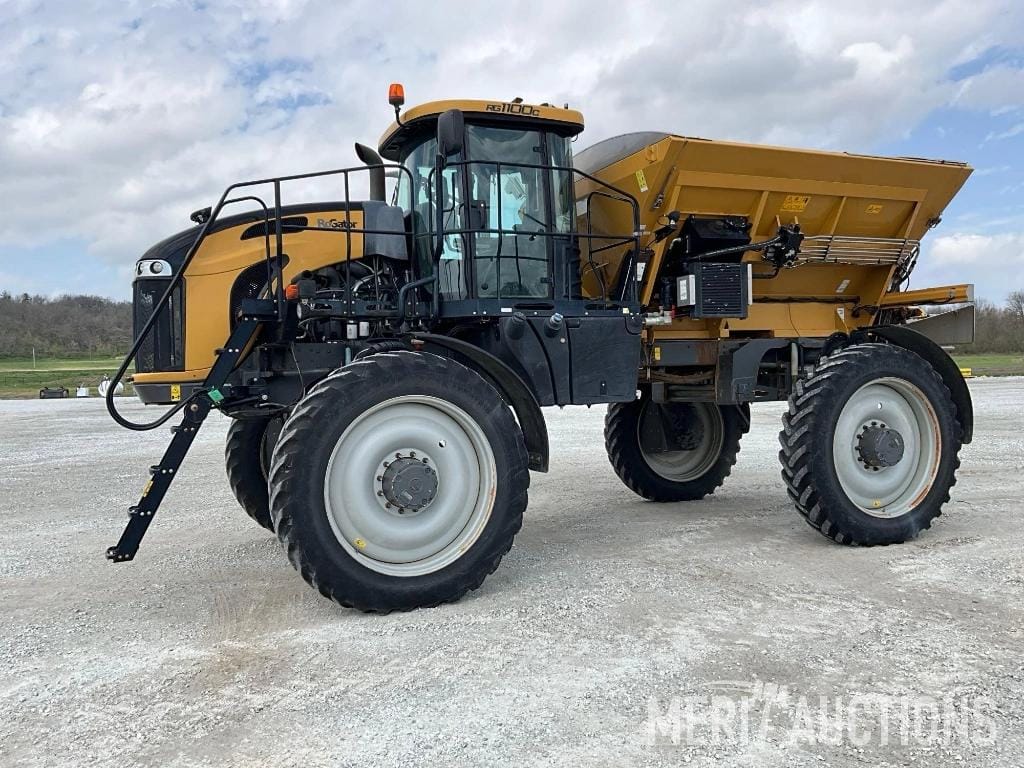 2021 RoGator RG1100C Equipment Image0