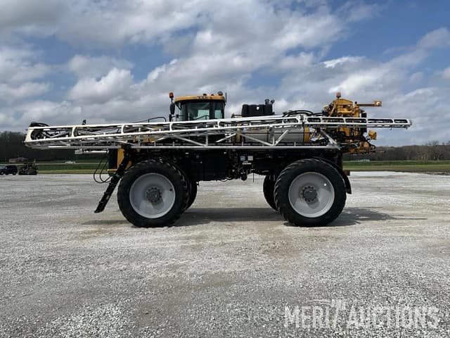 Image of RoGator RG1100C equipment image 2