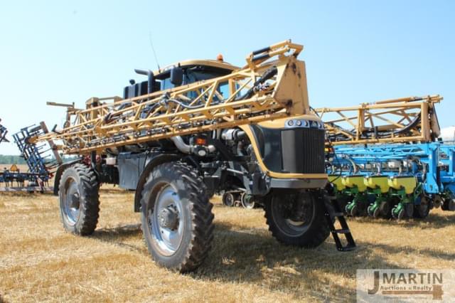 Image of RoGator RG1300 equipment image 1