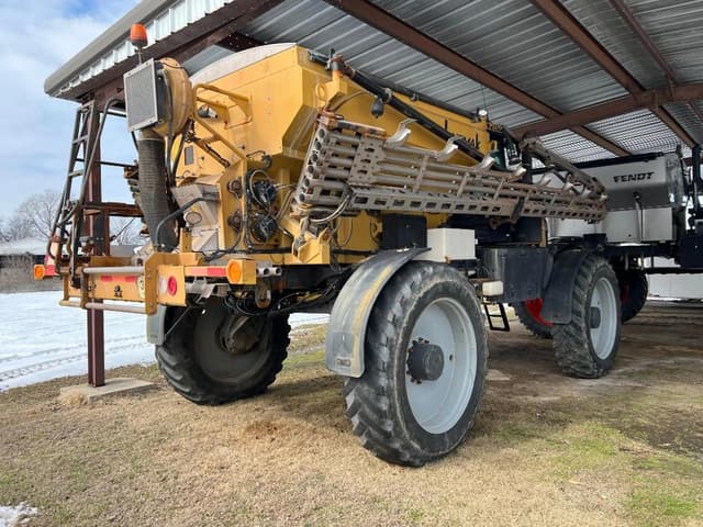 Image of RoGator RG1300C equipment image 3