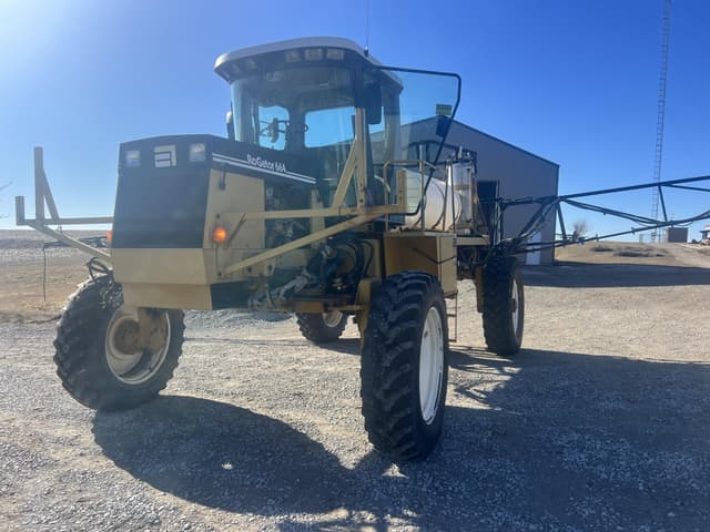 Image of Ag-Chem RoGator 664 equipment image 1