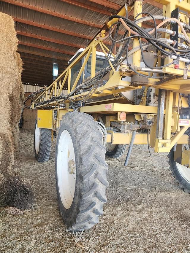 Image of Ag-Chem RoGator 854 equipment image 4