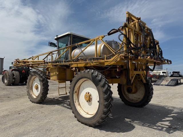 Image of Ag-Chem RoGator 854 equipment image 2