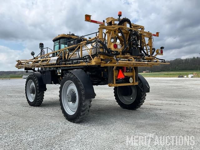Image of RoGator RG900C equipment image 3
