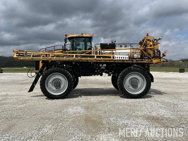 Image of RoGator RG900C equipment image 2