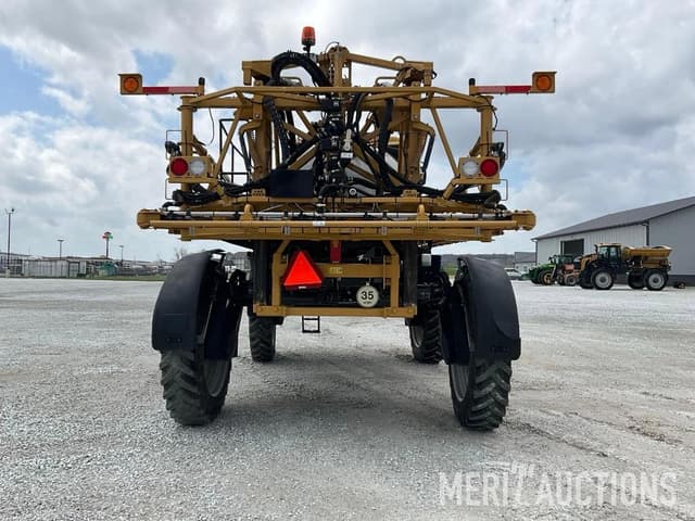 Image of RoGator RG900C equipment image 4