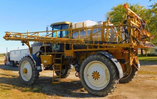 Image of RoGator SS1074 equipment image 3