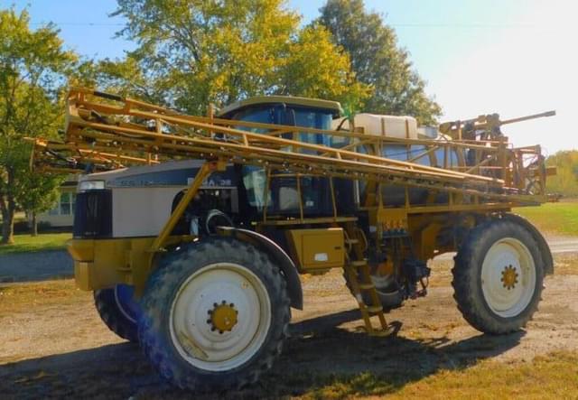 Image of RoGator SS1074 equipment image 2