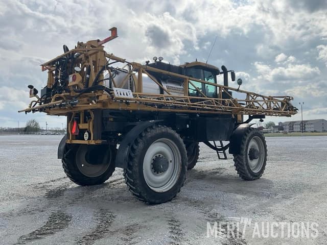 Image of RoGator RG1100C equipment image 4