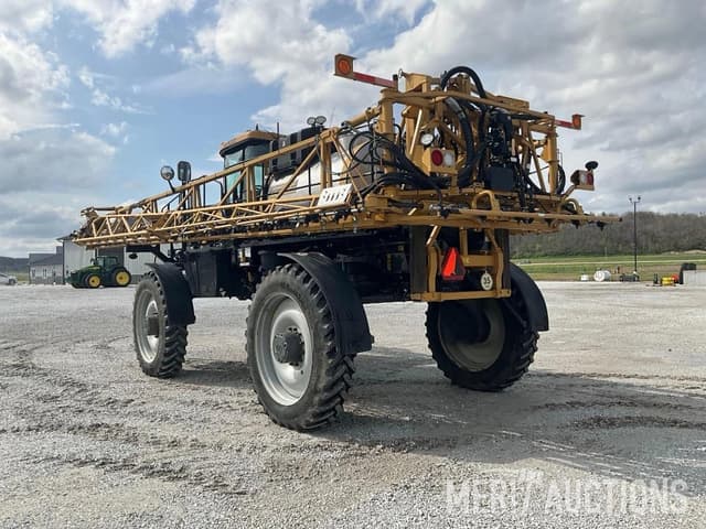 Image of RoGator RG1100C equipment image 2