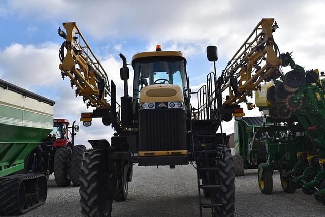 Image of RoGator RG700 equipment image 1