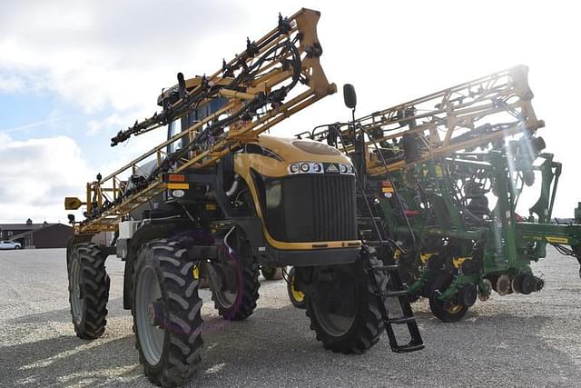 Image of RoGator RG700 equipment image 2