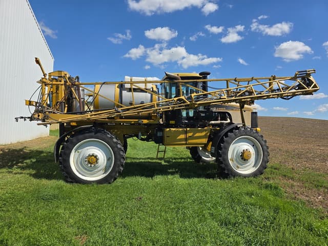 Image of RoGator SS1074 equipment image 2