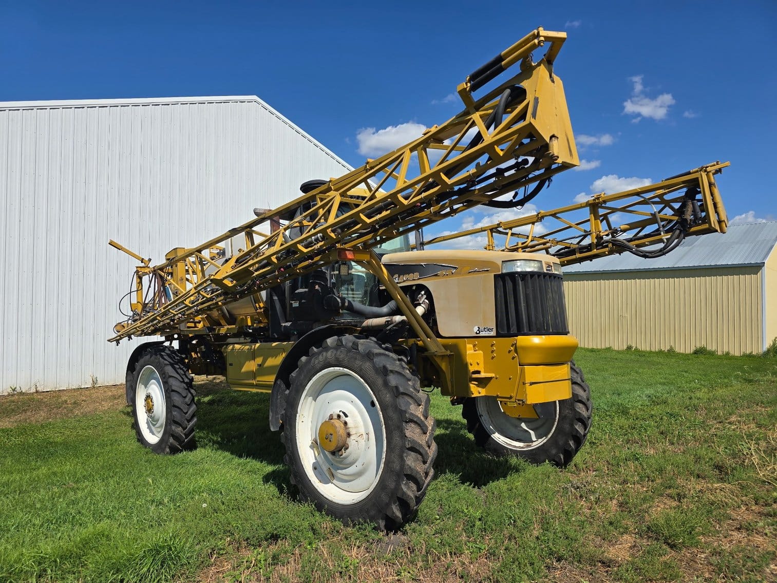 RoGator SS1074 Equipment Image0