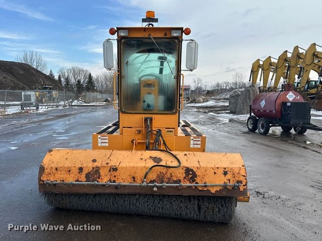 Image of Rosco 4890 equipment image 1