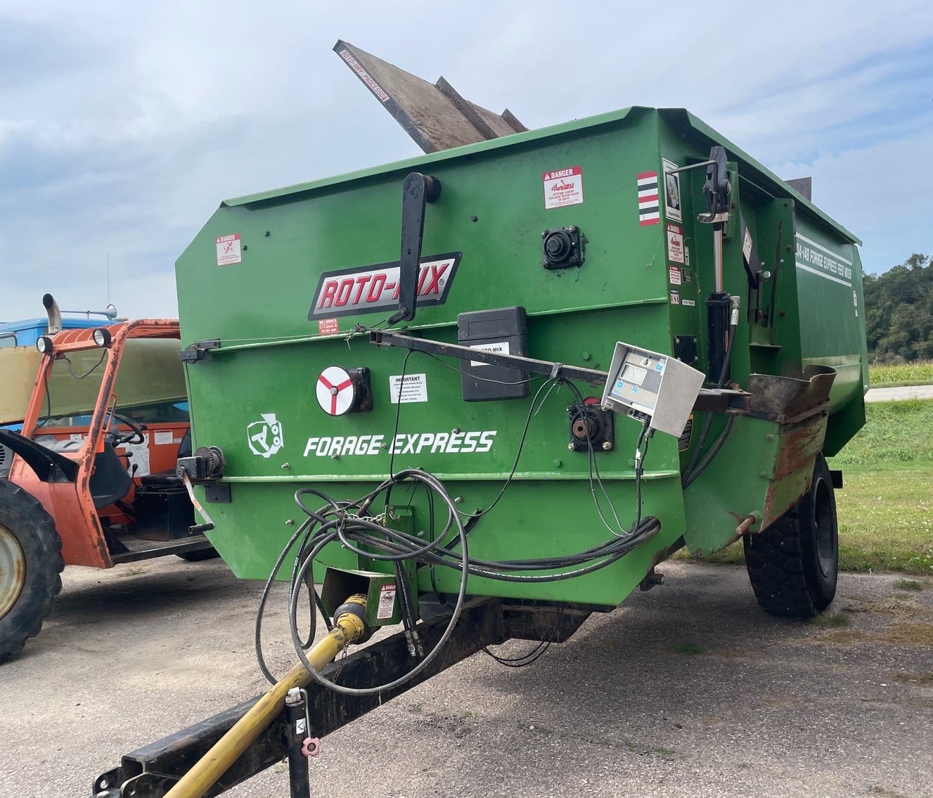 Roto-Mix 414-14B Equipment Image0