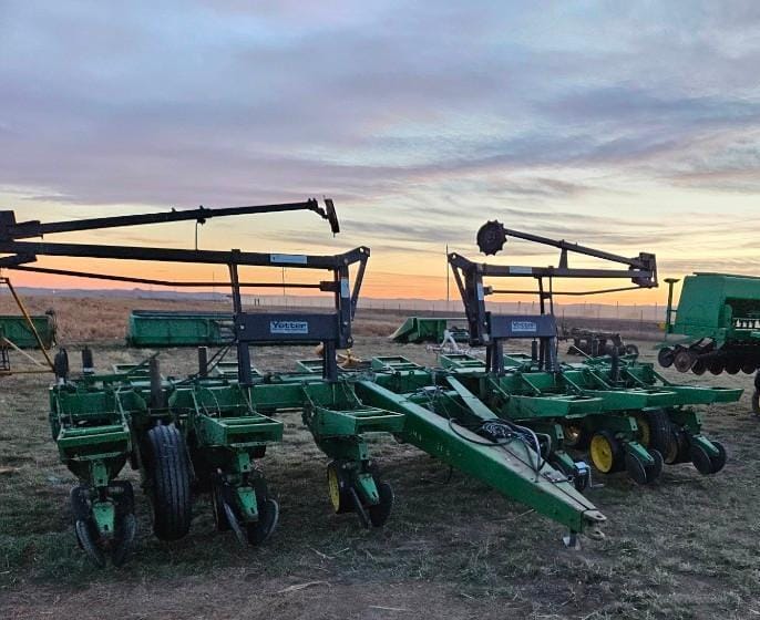 Main image John Deere 7000