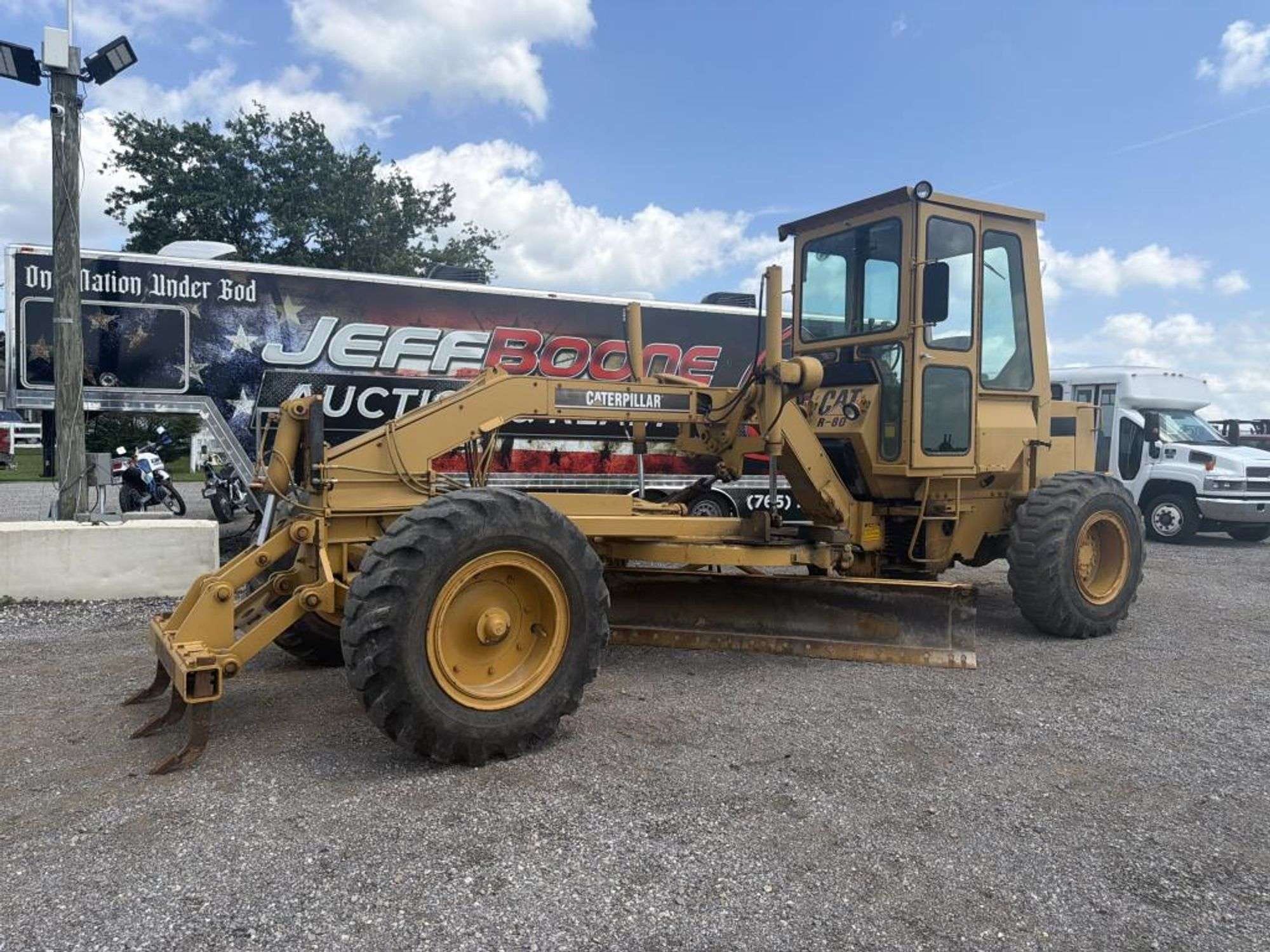 Caterpillar R-80 Equipment Image0